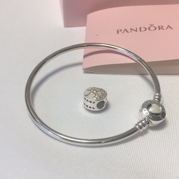 PANDORA Tree of Hearts Mothers Day Bangle Gift Set - Picture 4 of 8